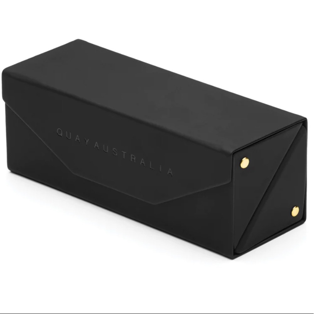 Quay glasses case